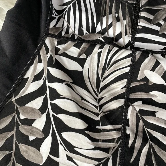 Hurley Palm Party bodysuit NWOT size Small - Picture 10 of 10